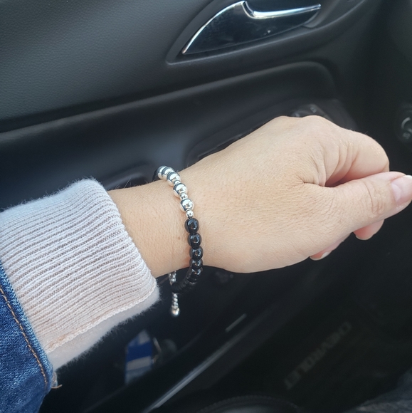 ⭐️ Handmade Gemstone Bracelets with Black Onyx and Silver Hematite - Picture 2 of 3